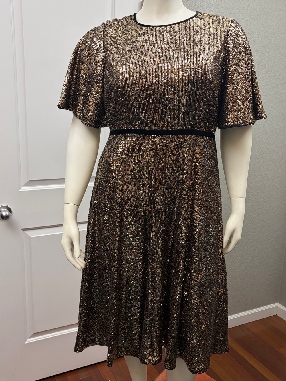 Hobbs Gold Sequin Midi Dress with Flutter Sleeves Size 14 NWT